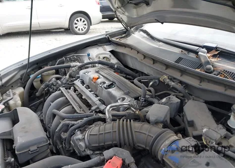 2010 Honda Accord 2.4 Lx z USA, uszkodzony, nr VIN 1HGCP2F37AA025593